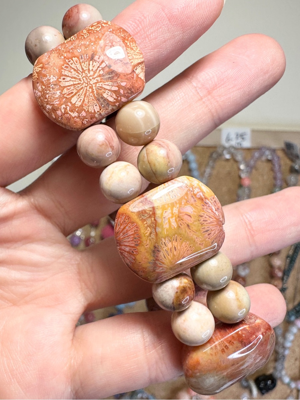 6.75 inch Fossil Coral Bead Stretch Bracelet - Warm Peach and Cream